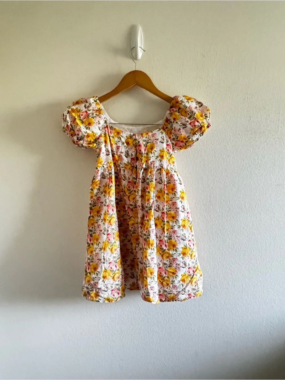 Janie and Jack Floral Puff-Sleeve Girls' Dress - Yellow & Pink size 7 - Picture 2 of 7